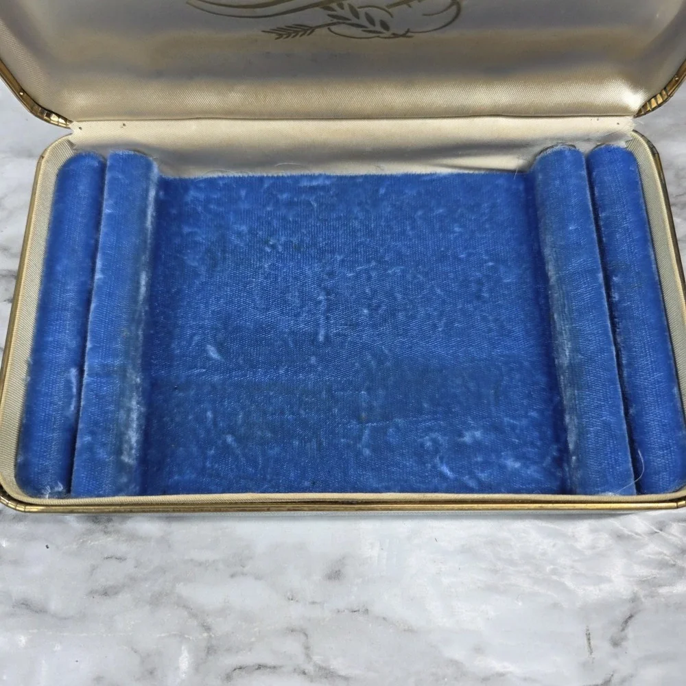 Vintage Genuine Tory Jewel Box 50's 60's Blue Velvet Interior READ Description